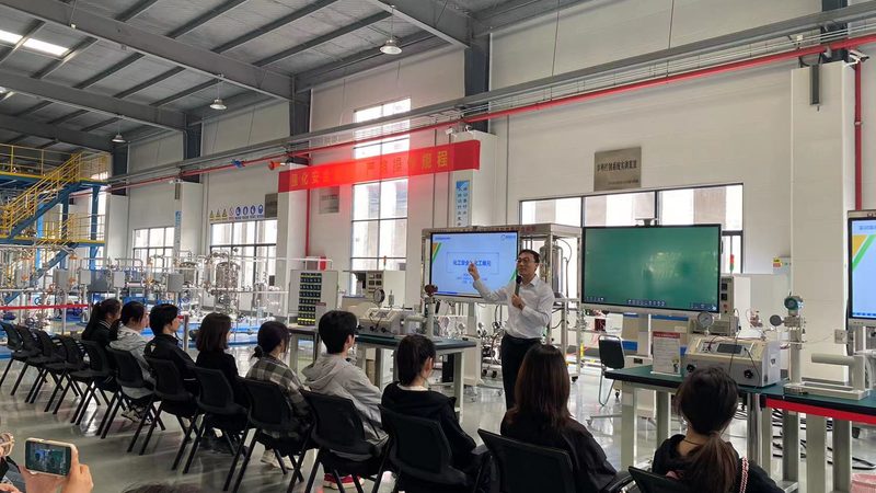 复合材料导热系数与温度的关系：揭秘材料性能的微妙变化